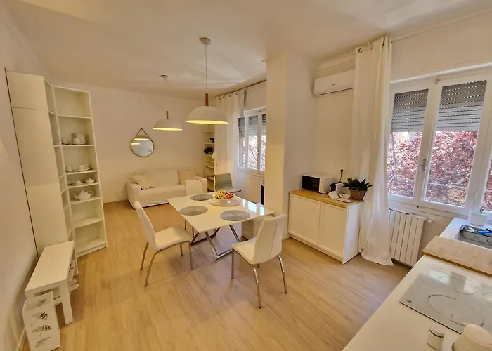 La Casa Bianca Di Jo